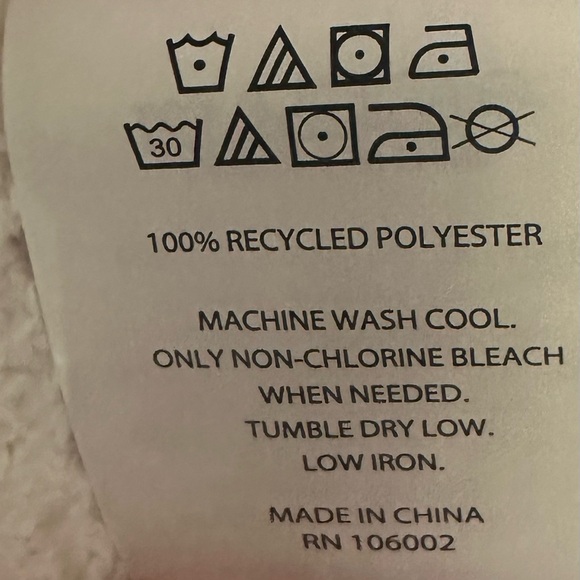 NWT Cupcakes and Cashmere Viral Tik Tok Pink Ghost Reversible Throw Blanket - Picture 6 of 6